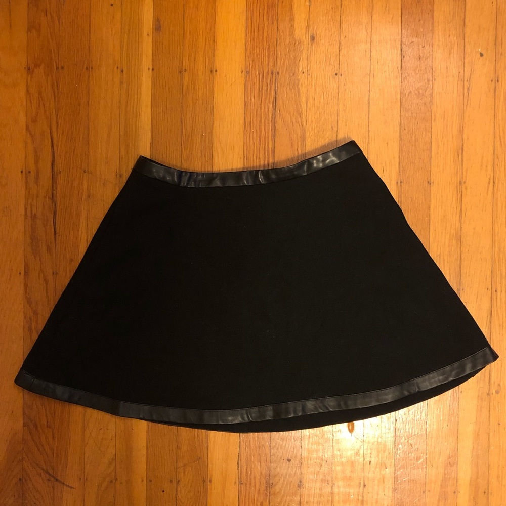 Black Banana Republic miniskirt.